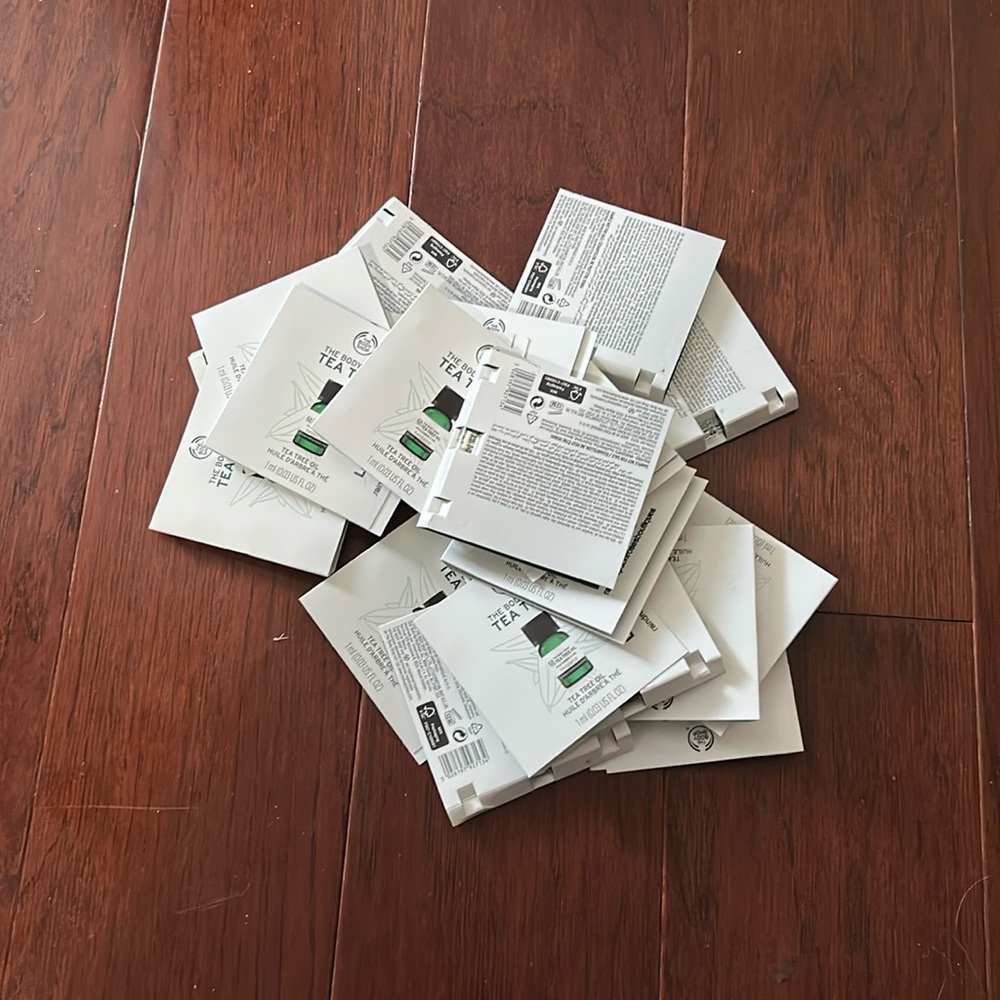 The Body Shop Tea Tree Oil Packets